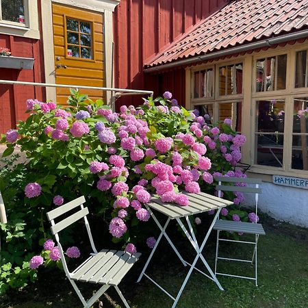 Kyrkstallet 1 Historiskt Med Baesta Laege Graenna Exterior photo